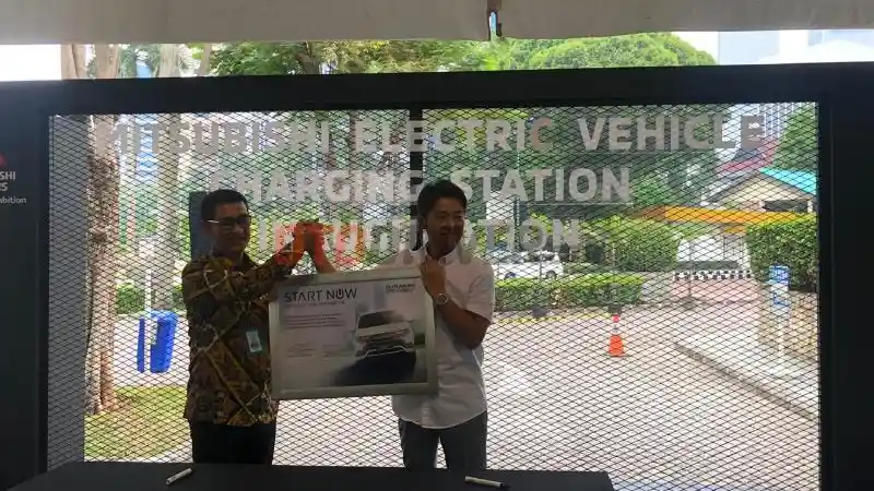 Foto - Mitsubishi Resmikan Fasilitas Quick Charging Ke-16