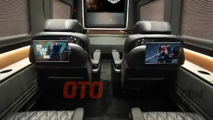 Foto - Melihat Mewahnya Mercedes-Benz Sprinter Lombardi, Modifikasinya Tembus Rp 1,5 Miliar