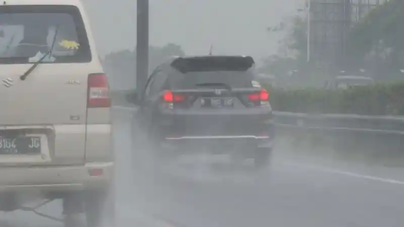 Foto - TIPS: Lakukan Hal Ini Agar Ban Lebih Awet 