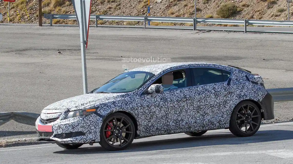 Foto - Spyshot : Buritan Honda Civic Type-R 2017 Mirip Ferrari