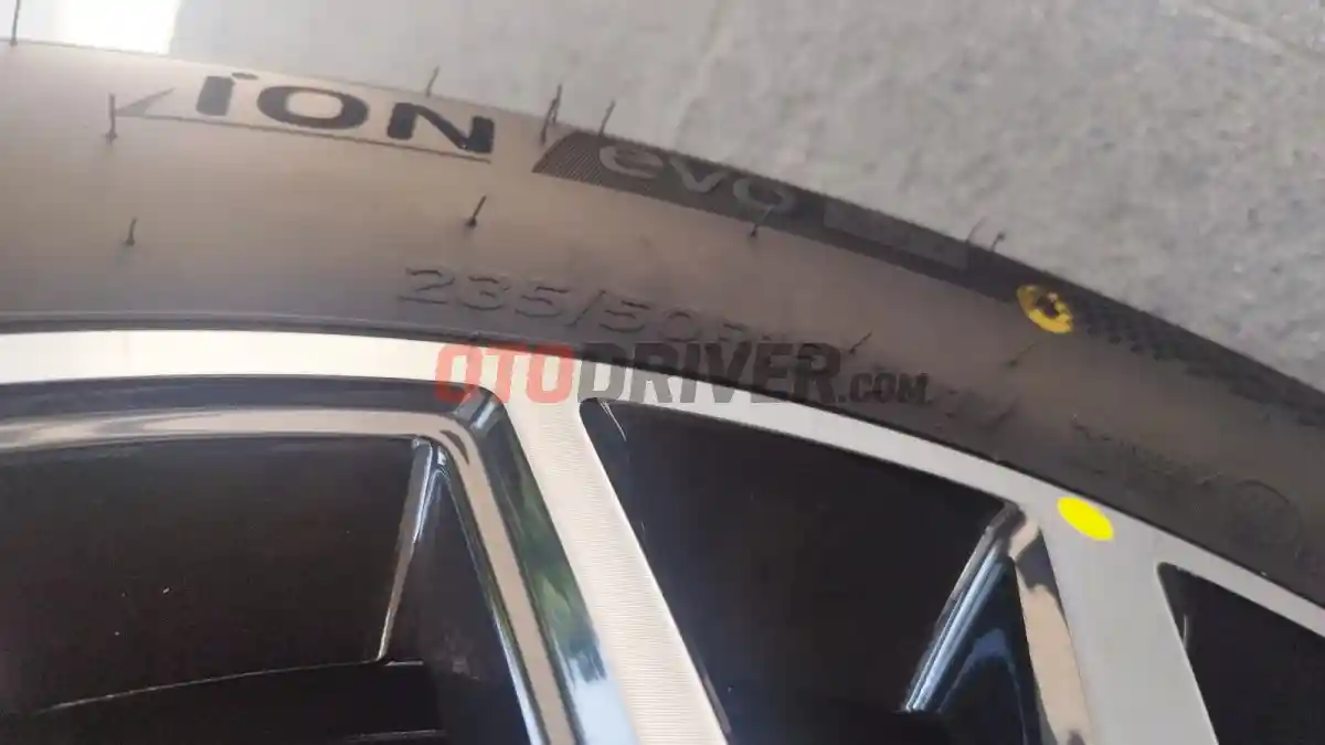 Foto - Alasan Leapmotor B10 Gunakan Ukuran Ban Belang