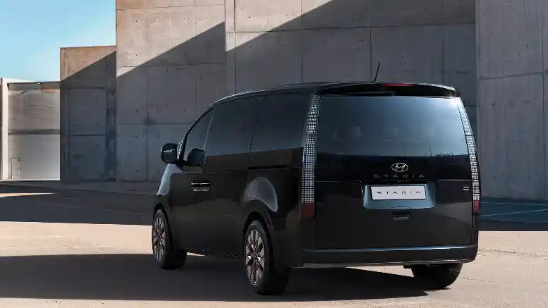 Foto - Lawan Berat Alphard Resmi Meluncur, Varian Tertinggi Hyundai Staria Tembus Rp 1 M