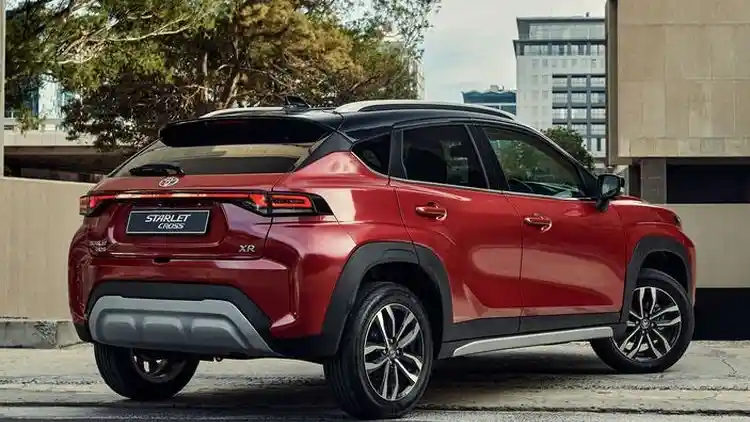 Foto - Toyota Starlet Cross Muncul Di Negara Ini, Kembaran Suzuki Fronx