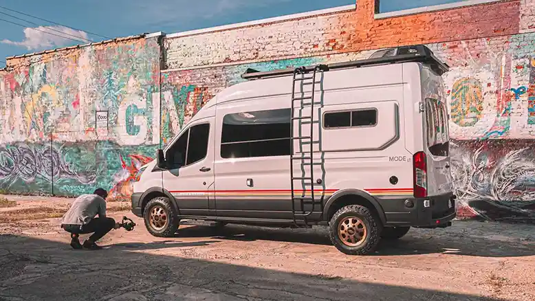 Foto - Storyteller Overland, Andalkan Ford Transit Menjadi Motorhome
