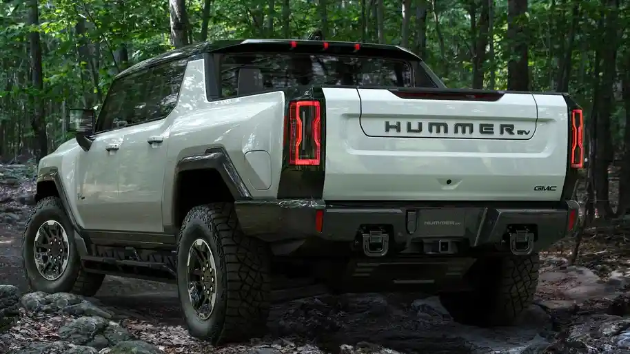 Foto - GMC Hummer, Dari SUV 'Orang Kaya' Kini Jadi Pikap Listrik Bertorsi Besar