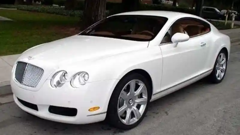 Foto - Kobe Bryant dan 5 Supercar Miliknya