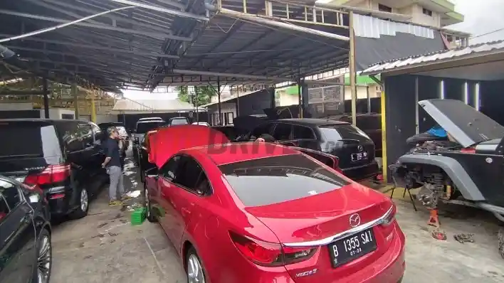 Foto - Bengkel Supercar.id Siap Layani Mobil-Mobil Horor