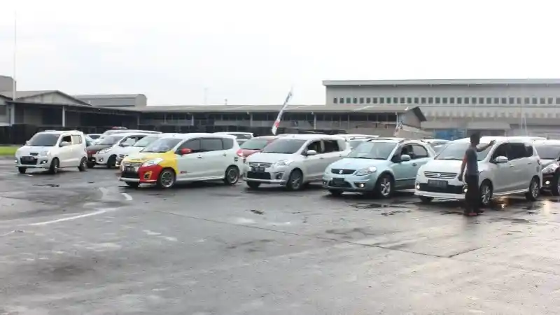 Berita - Ratusan Karyawan Suzuki Indonesia Bersatu Dalam Komunitas Mobil