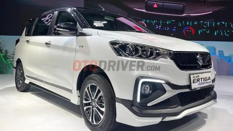 Foto - Daftar Harga LMPV Terbaru (September 2024)