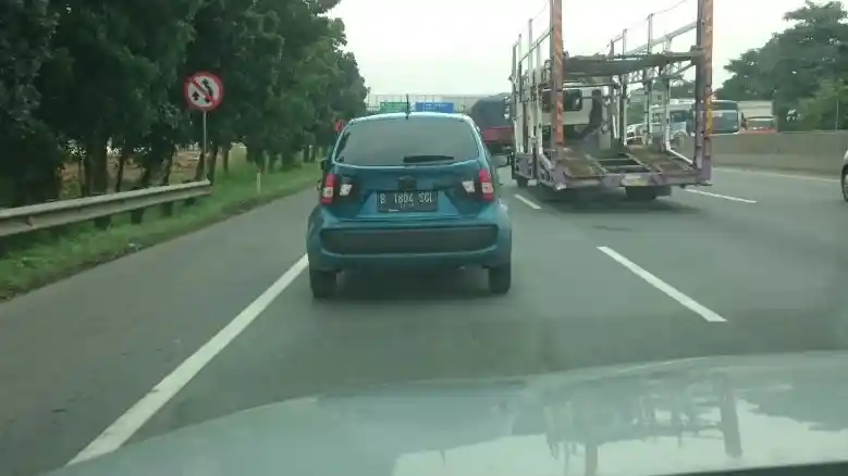 Foto - SPY SHOT: Suzuki Ignis 2017 Di Tol Cikampek