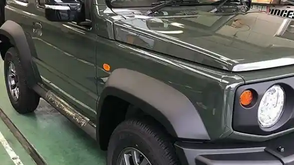 Foto - Melihat Lebih Dekat Suzuki Jimny Sierra Generasi Keempat (11 Foto)
