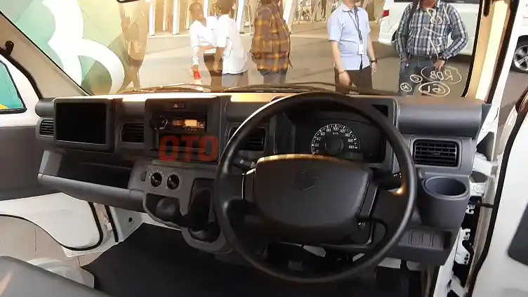 Foto - Perbandingan Spek Suzuki New Carry VS DFSK Super Cab