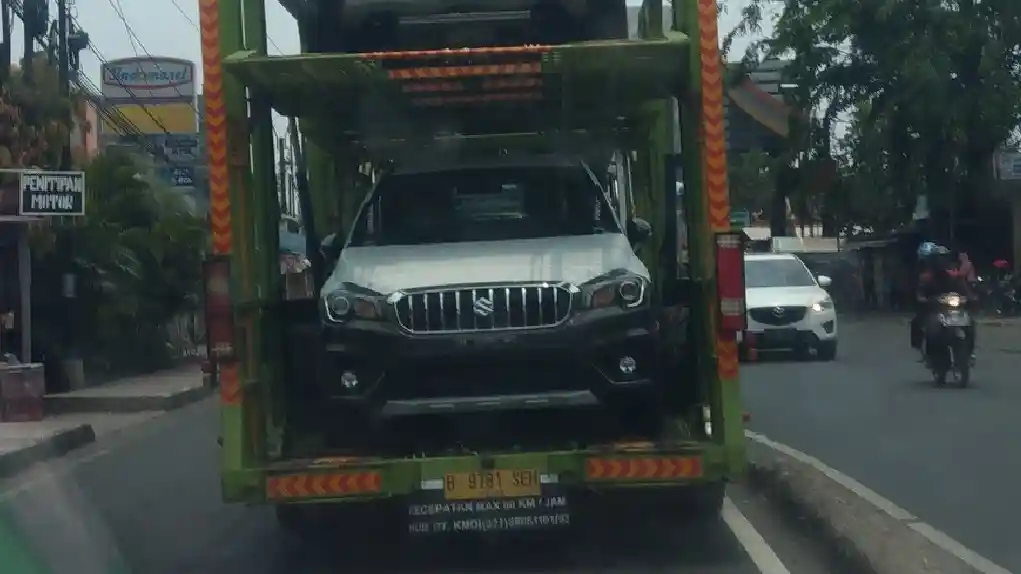 Foto - Suzuki SX4 S-Cross Siap Facelift Dengan Menu Ubahan Seperti Ini