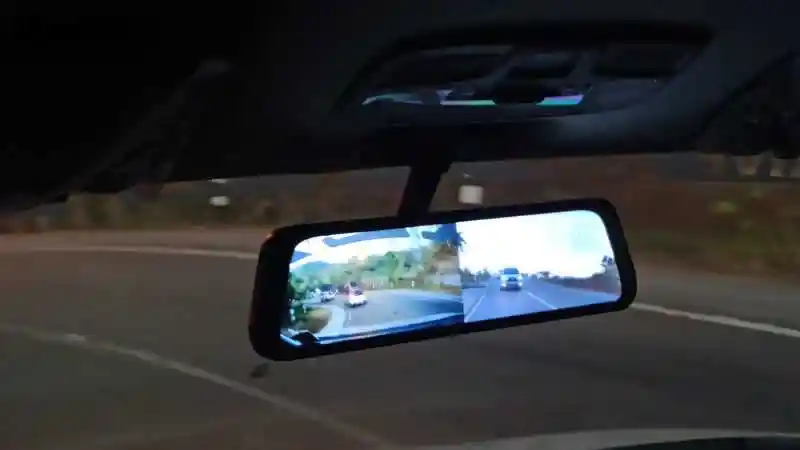 Foto - Tak Sekadar Hybrid, Suzuki XL7 Juga Punya Fitur Baru Berikut Ini