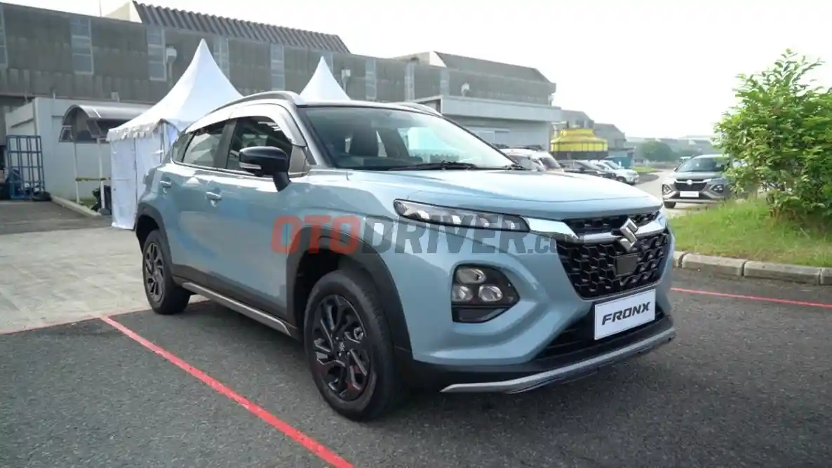 Foto - Detik-Detik Suzuki Fronx Meluncur, Harga Mulai Rp 250 Jutaan
