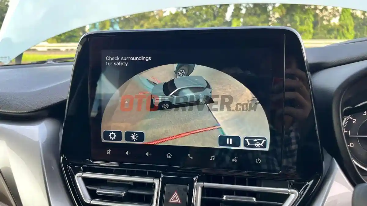 Foto - Detik-Detik Suzuki Fronx Meluncur, Harga Mulai Rp 250 Jutaan