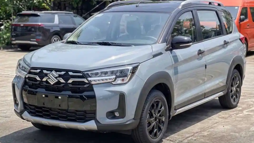 Foto - Suzuki Pasang Teaser SUV Baru, Diduga XL7 Facelift