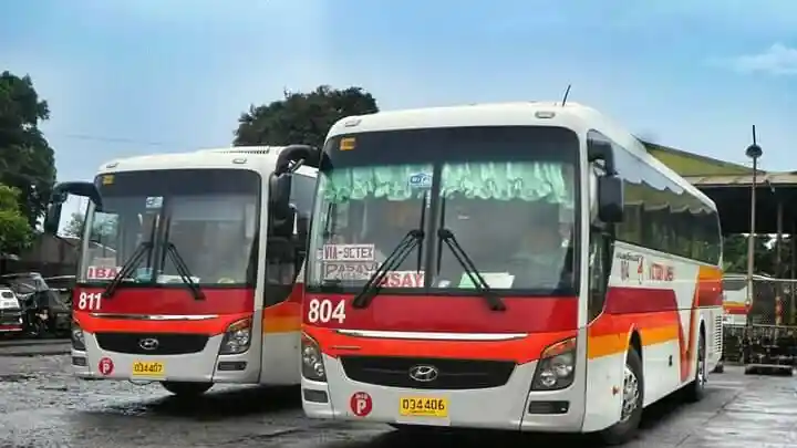 Foto - Sejumlah 50 Unit Bus Baru Hyundai Universe Bersuspensi Udara Dikapalkan Ke Filipina