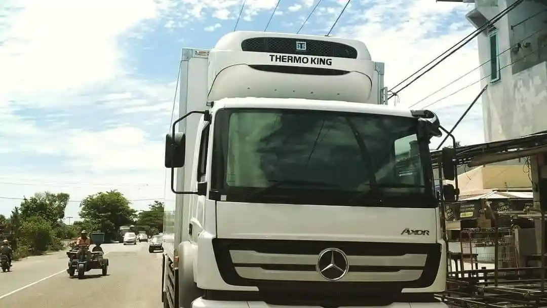 Truk - Daimler Tampilkan Dua Model Truk Mercedes-Benz Axor di Pameran Konstruksi Indonesia 2018