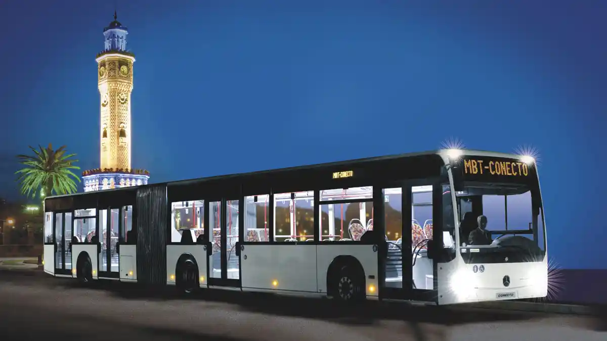 Foto - Daimler Teken Kontrak Penjualan 500 Unit Bus Kota Conecto untuk Maroko