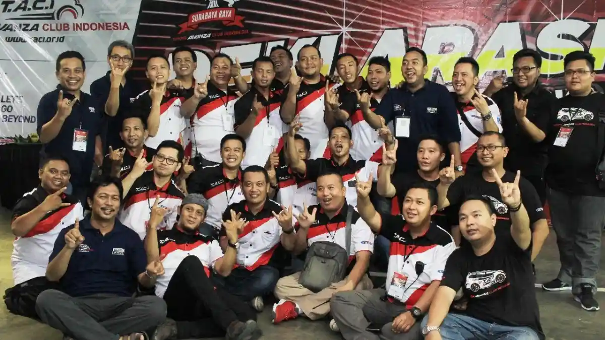 Foto - Komunitas Avanza di Surabaya Tekankan Pentingnya Kekompakan