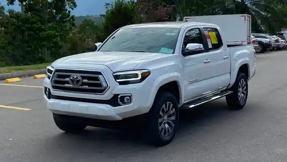 Foto - Toyota Hilux dan Tacoma Akan Digabung Jadi Produk Global Tunggal