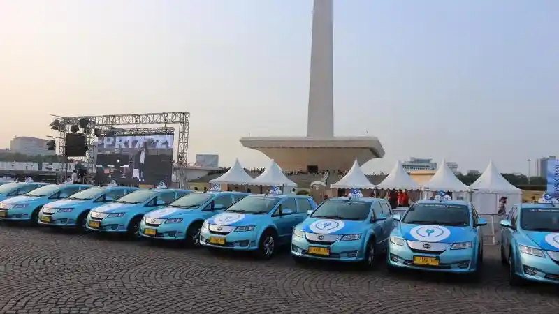 Foto - Cara Taksi Bluebird dukung Formula E Jakarta 2020