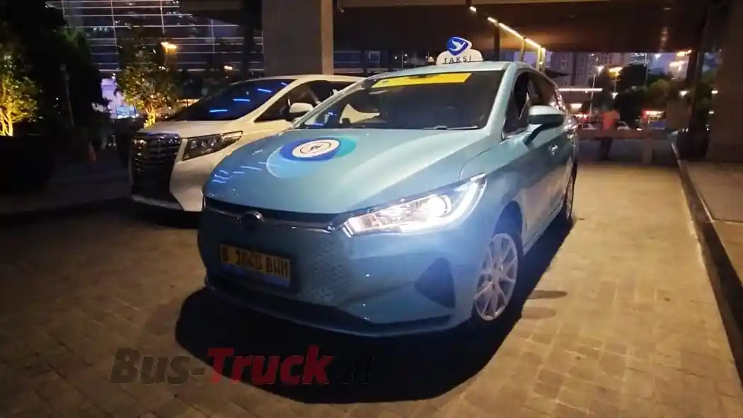 Mobil Listrik - Pabrikan EV China Berbondong-Bondong Tertarik Bisnis Taksi