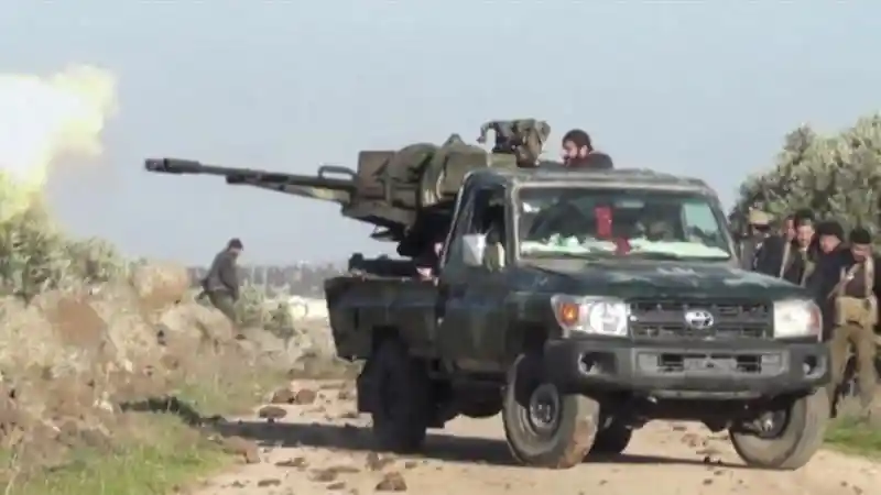 Foto - Sebelum Dapat ‘Warisan’ Mobil Dari AS, Taliban Banyak Handalkan Hilux Dan Land Cruiser