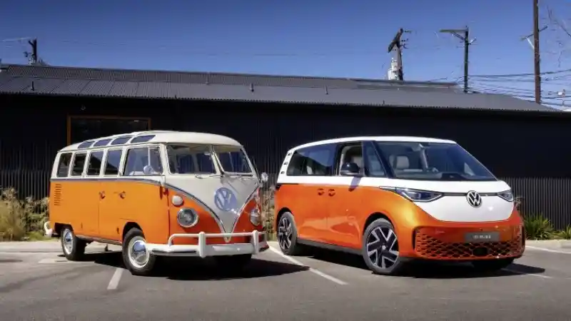 Foto - Volkswagen Hadirkan VW Kombi Listrik, Dijual Hampir 1 Miliar