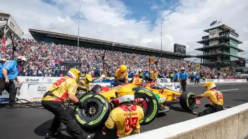 Foto - Bridgestone Pamer Teknologi Ban dari Semak Gurun