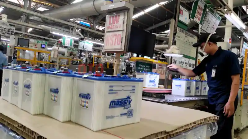 Tips - Ingin Usia Aki Mobil Anda Panjang? Ini Tipsnya