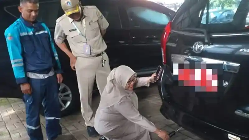 Berita - Pemprov DKI Cari Cara Lain Setelah Tilang Uji Emisi Dihentikan