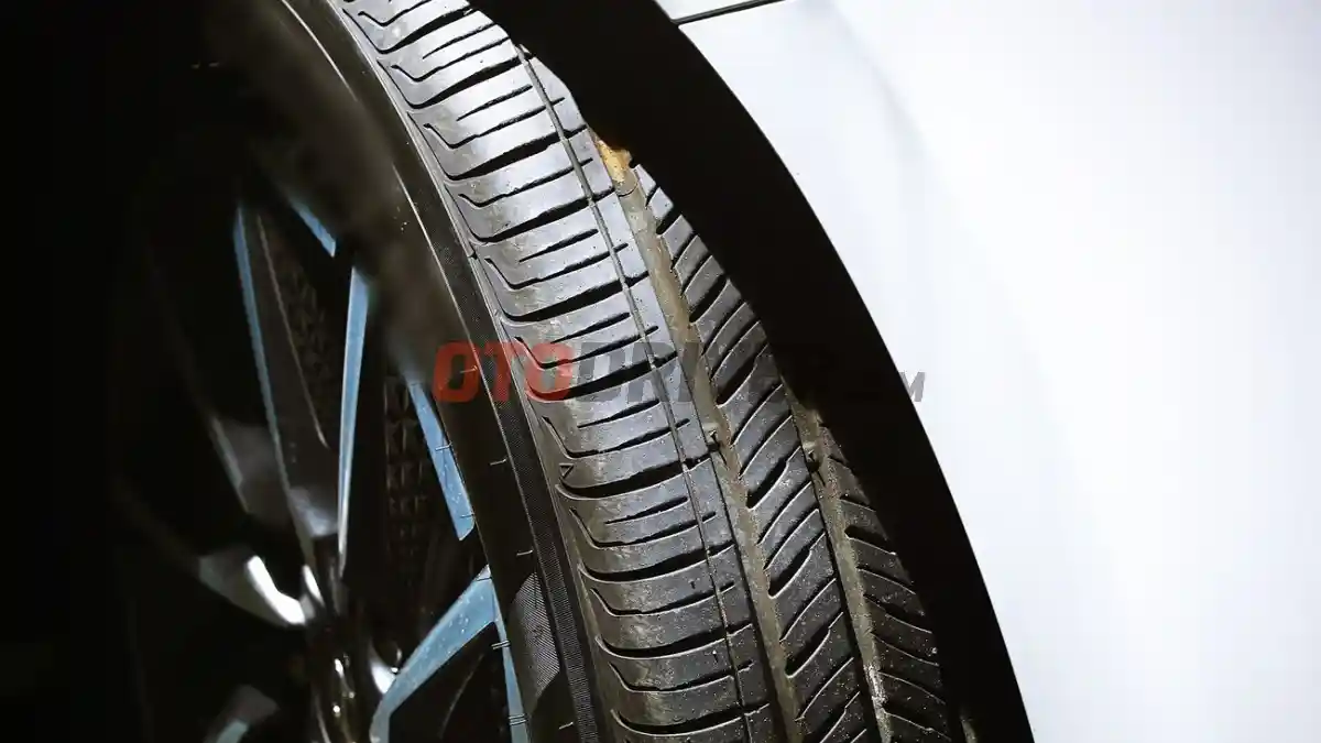 Foto - Pabrikan Ban Jepang Bikin Proyek Ban Anti Aus