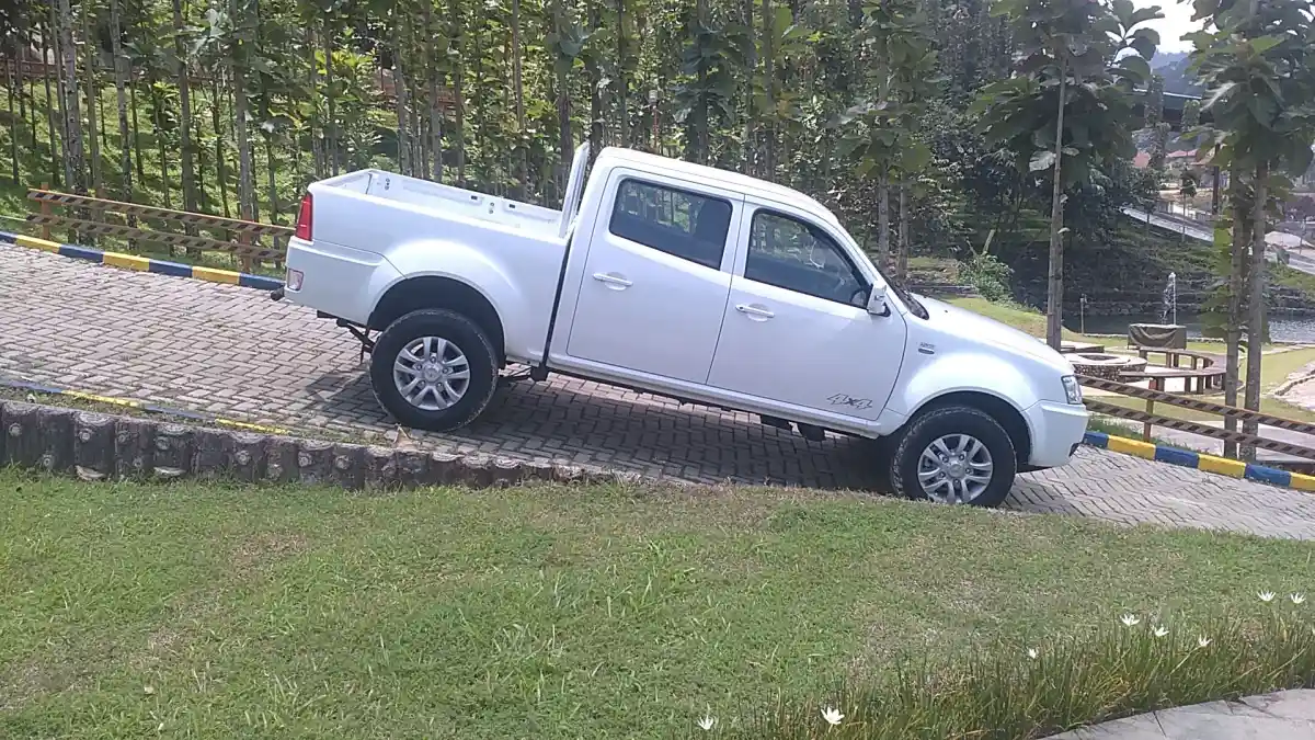Foto - FIRST DRIVE: Tata Xenon XT 2017