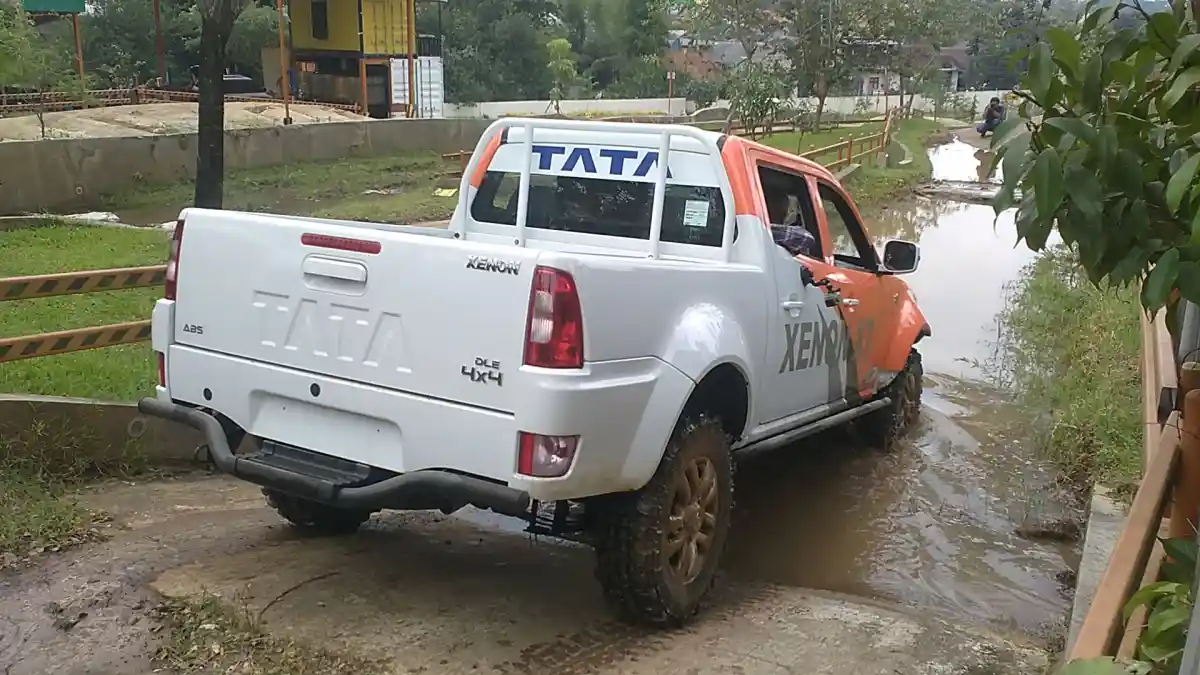 Foto - FIRST DRIVE: Tata Xenon XT 2017