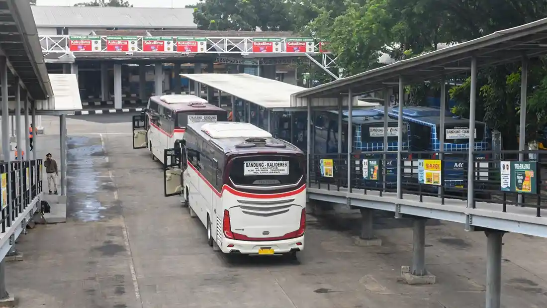 Foto - Terminal Leuwipanjang Bandung, Manjakan Pembelian Tiket Online 