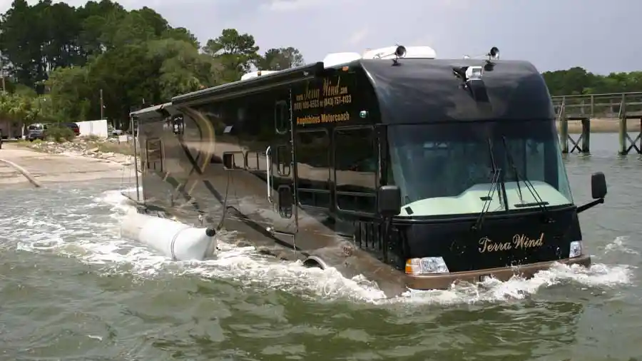 Van - Menikmati Motorhome Sekaligus Perahu, Mengapa Tidak?