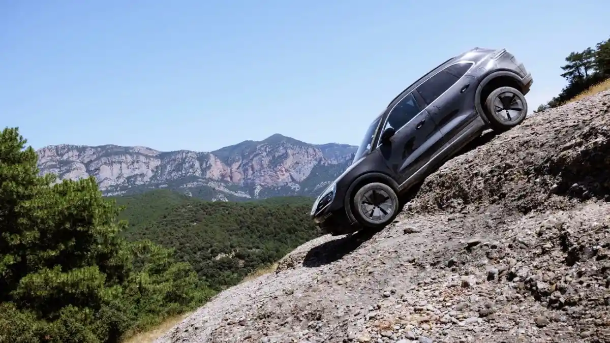 Berita - Strategi Masa Depan Porsche Diungkap Ke Publik, Porsche Tak Tertarik Dengan EV