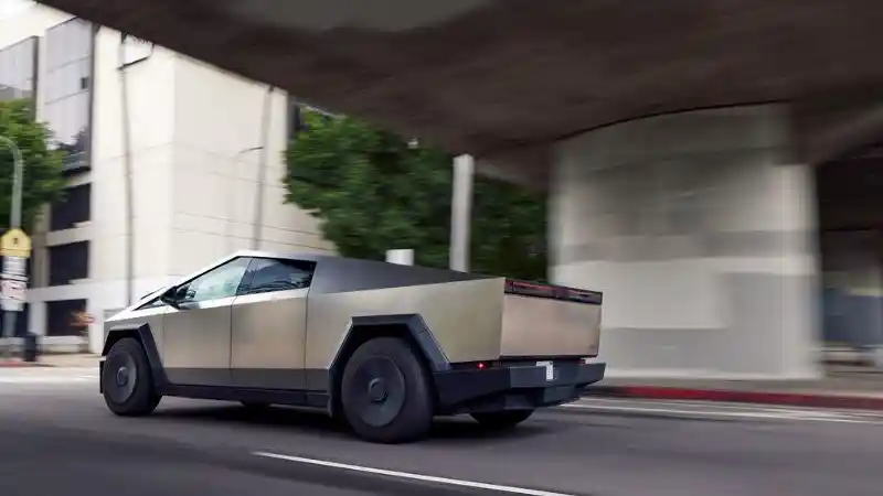Berita - Tesla Cybertruck Tercatat Sebagai Pikap Terkencang Di Kolong Jagad