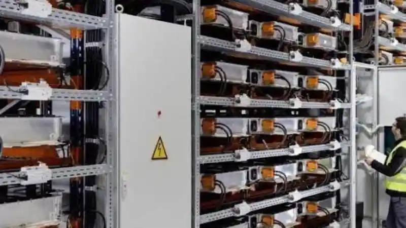 Foto - Bukannya Bersaing, Pabrikan Mobil Listrik Nomor 1 dan 2 di Dunia Malah Bekerja Sama Dalam Hal ini