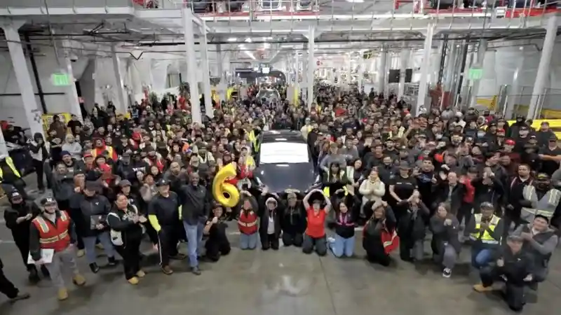 Berita - Tesla Dan BYD Saling Kejar Jutaan Produksi 