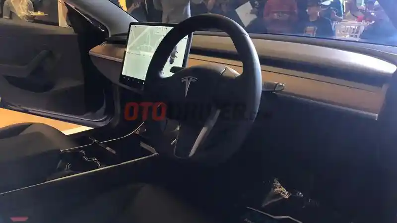 Foto - Tesla Model 3 Buatan Cina Dapat Subsidi