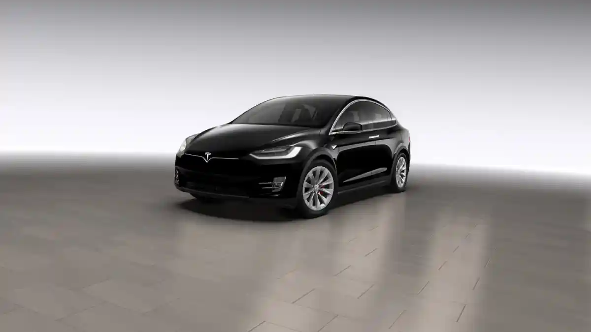 Foto - Tesla Model X Hari Ini Hadir Di Indonesia!