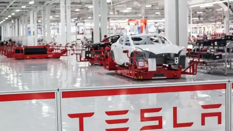 Foto - Tesla Siapkan Mobil Murah Seharga Rp 350 Jutaan!