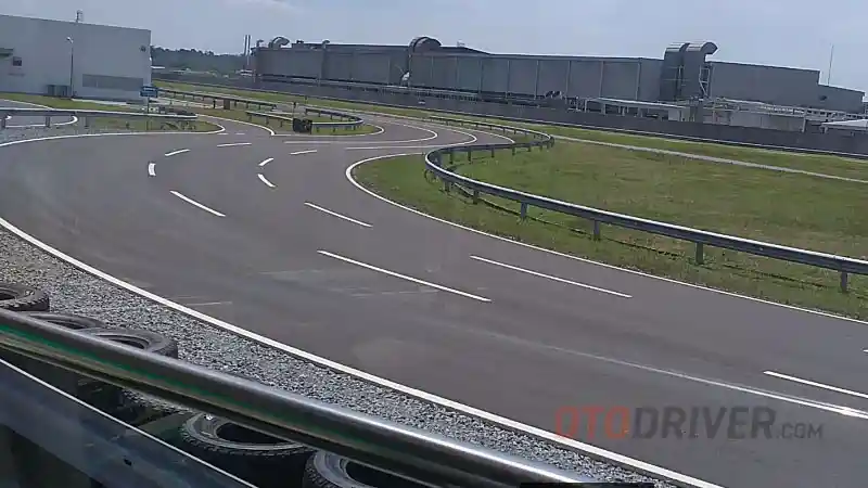 Foto - Mengintip Test Course Milik Daihatsu Indonesia, Eh Ada Honda BR-V (13 FOTO)