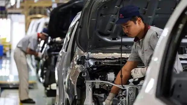 Berita - Toyota Thailand Rumahkan 800 Pekerja, Toyota Jepang Lakukan Penghematan