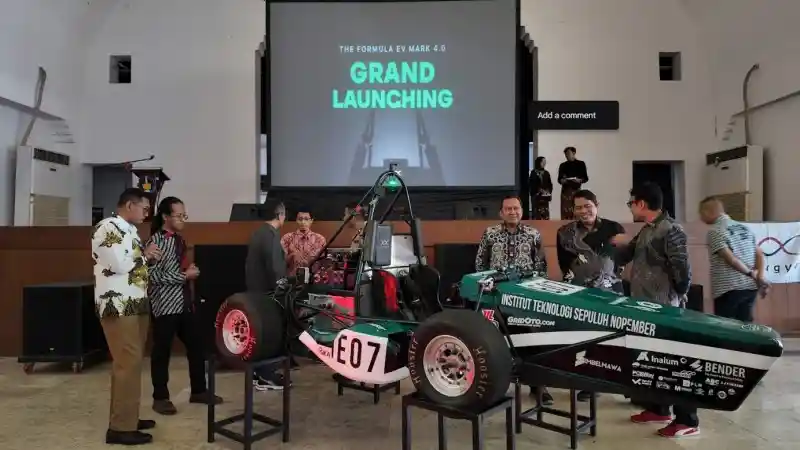 Berita - Tim Mahasiswa ITS Kenalkan Kendaraan Listrik Baru Untuk Laga Di FSAE Jepang