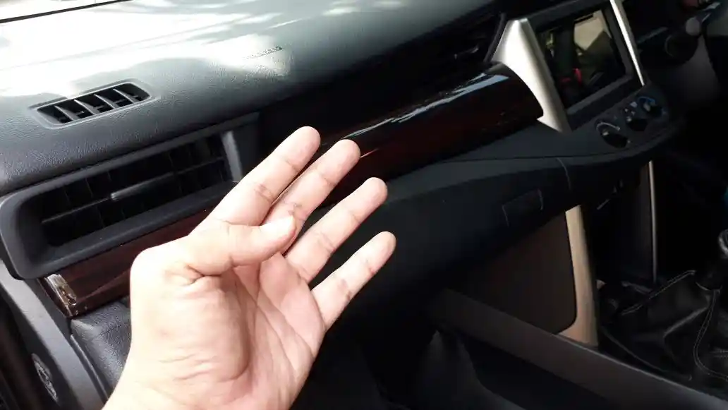 Foto - Jaga AC Mobil Tetap Awet Dinginnya, Begini Caranya