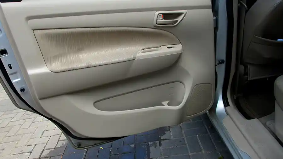 Tips - Mudahnya Membersihkan Door Trim